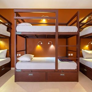 Dormitory Room Mixed